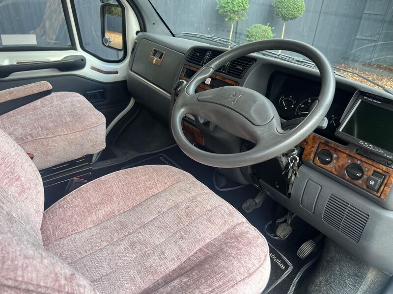 PEUGEOT BOXER