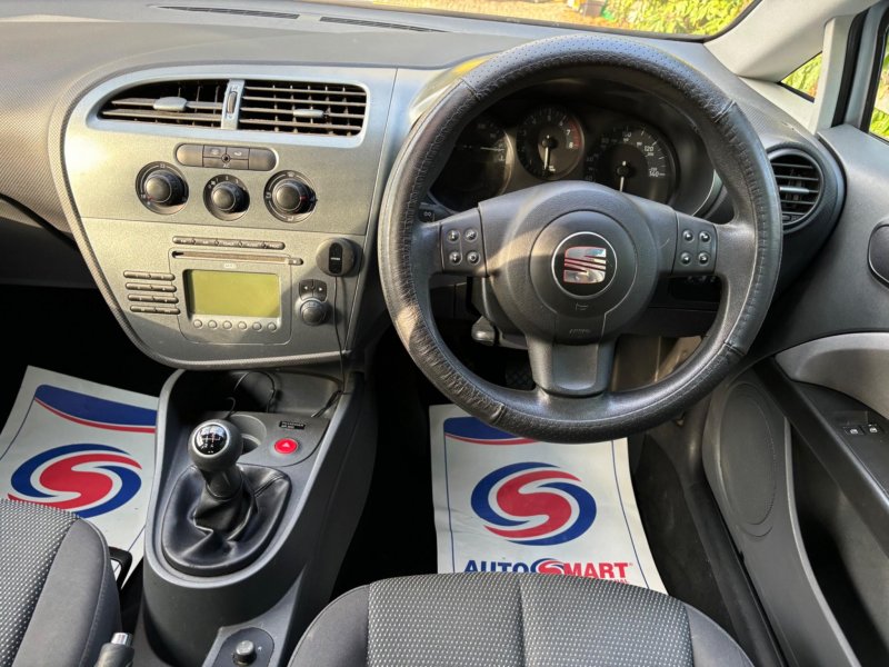 SEAT LEON