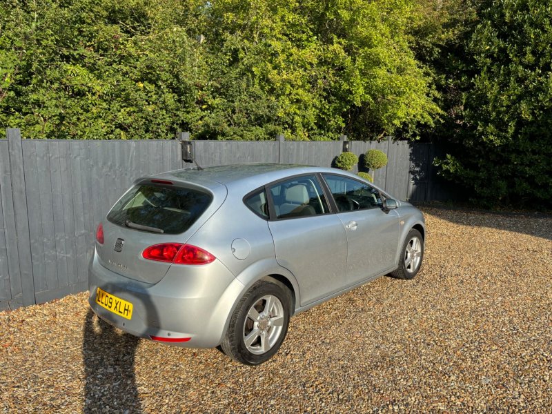 SEAT LEON