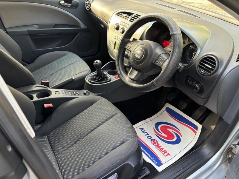 SEAT LEON