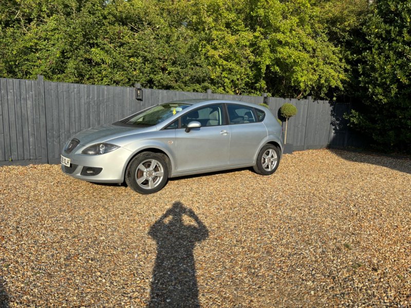 SEAT LEON