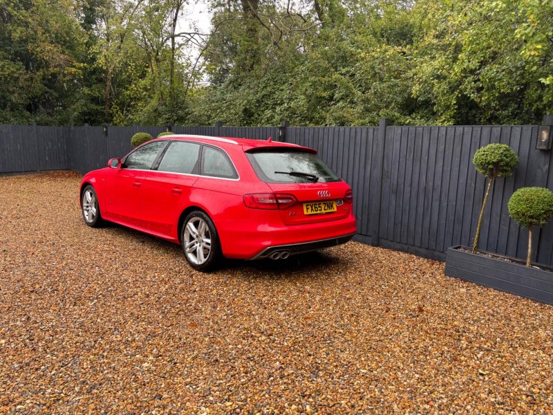 AUDI A4 AVANT