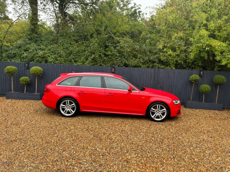 AUDI A4 AVANT