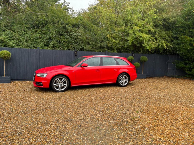 AUDI A4 AVANT