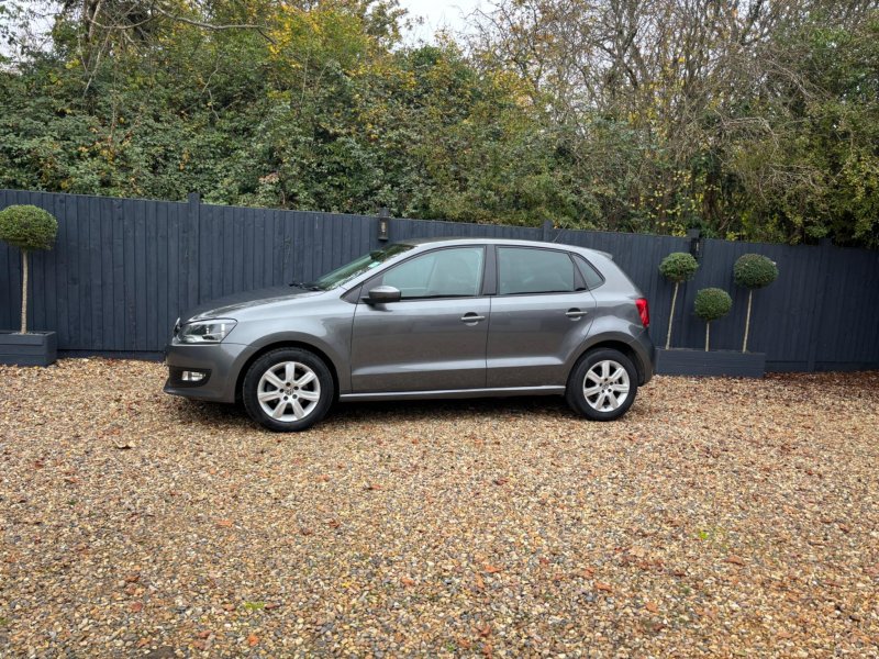VOLKSWAGEN POLO