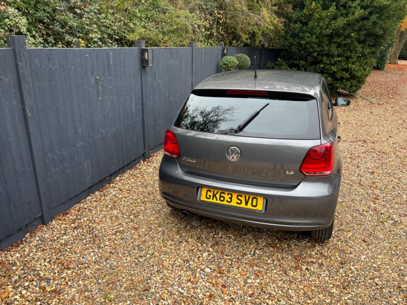VOLKSWAGEN POLO