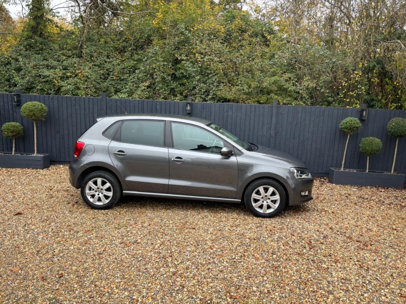 VOLKSWAGEN POLO
