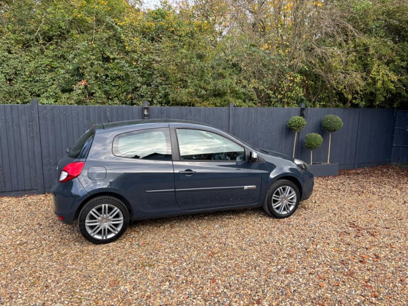 RENAULT CLIO