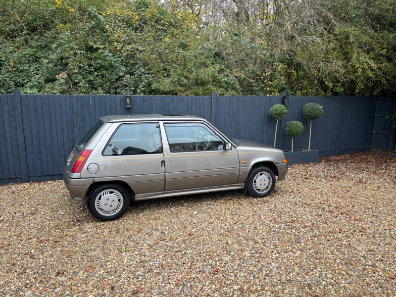 RENAULT 5