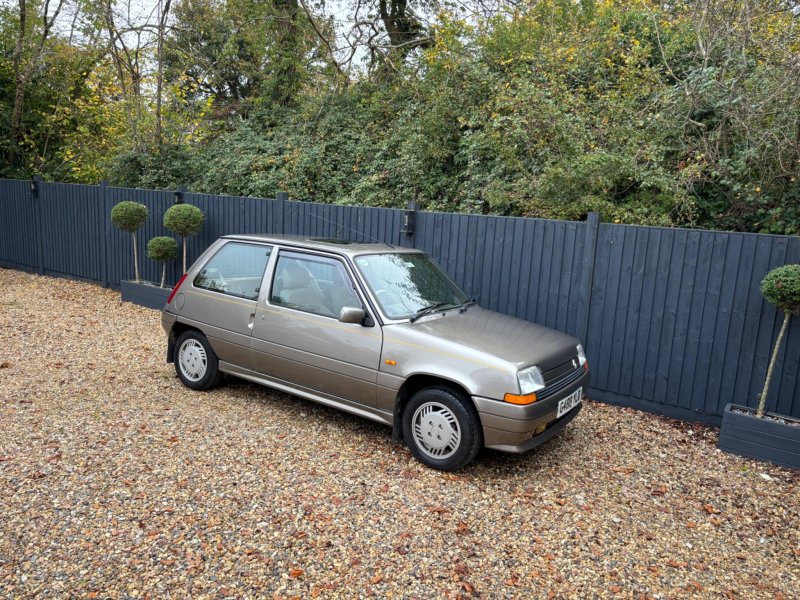 RENAULT 5
