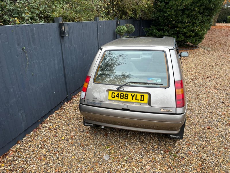 RENAULT 5