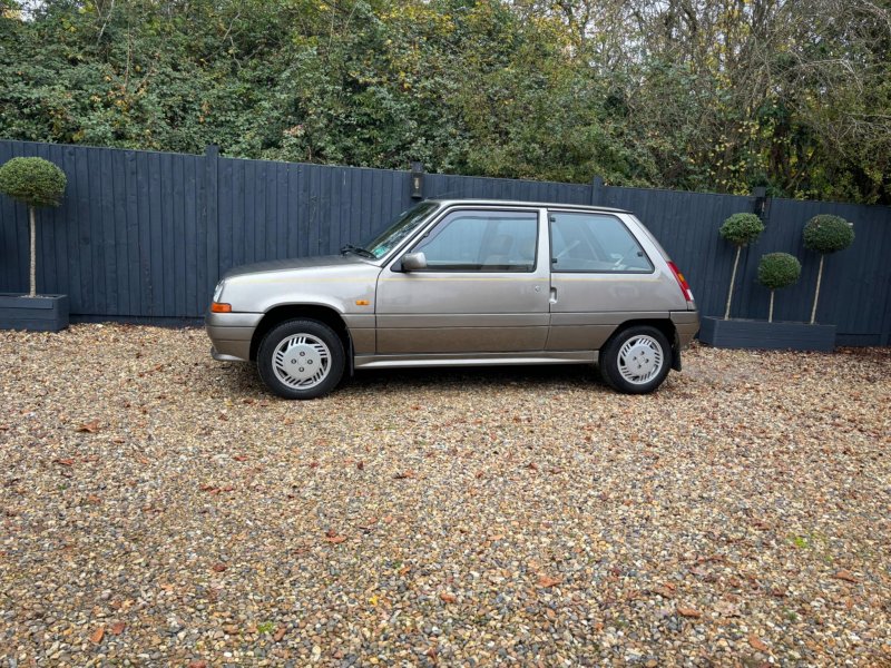 RENAULT 5
