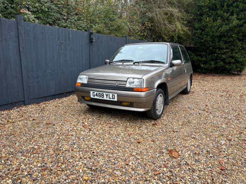 RENAULT 5