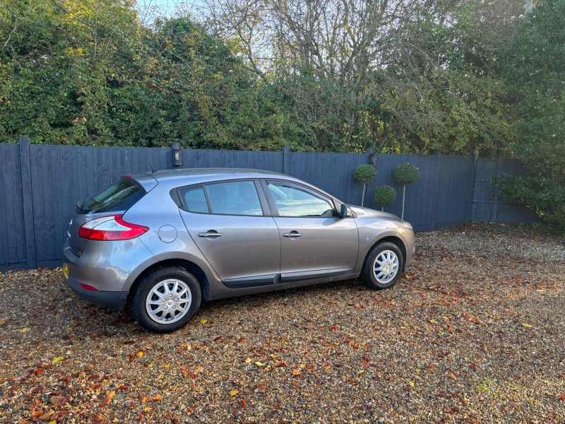 RENAULT MEGANE