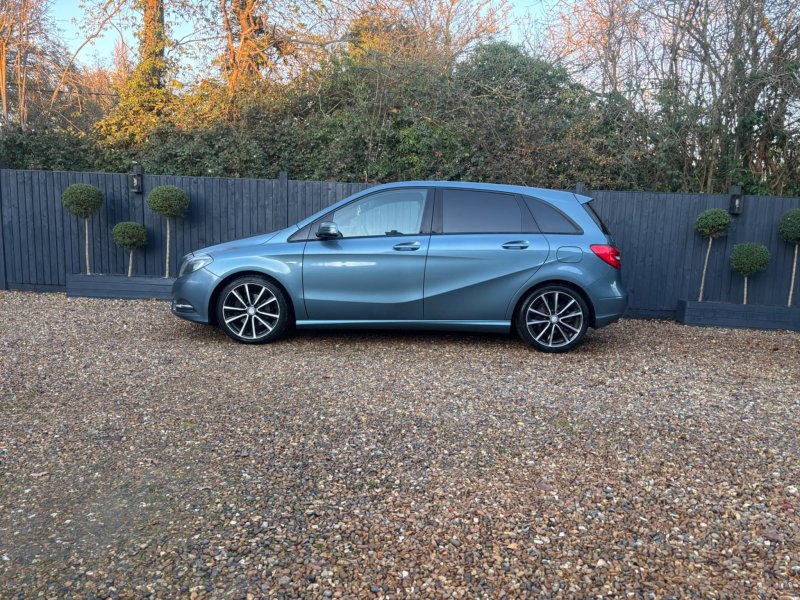 MERCEDES-BENZ B CLASS