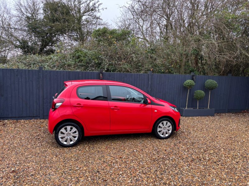 PEUGEOT 108