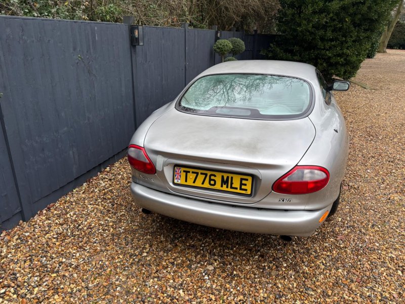 JAGUAR XK8