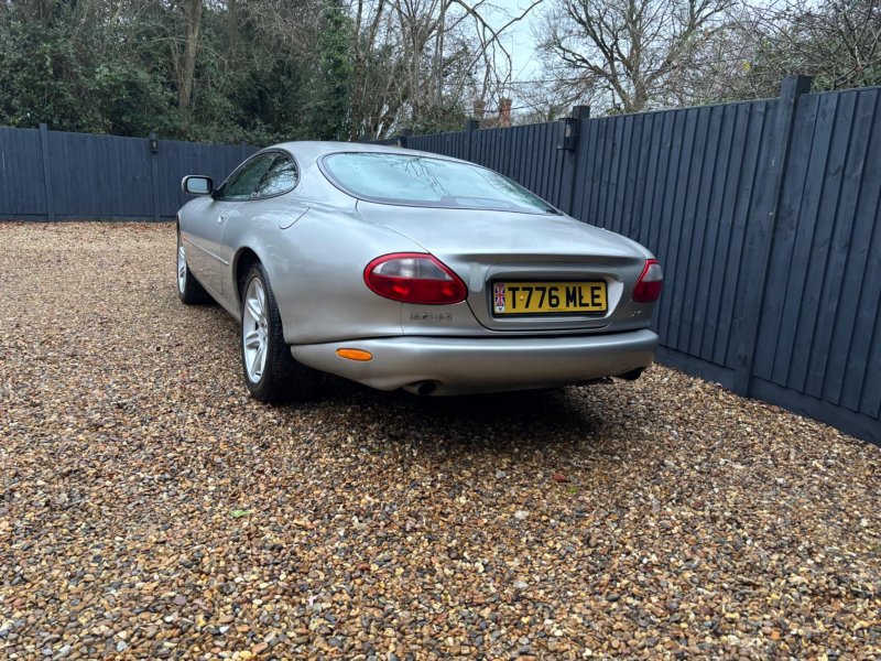 JAGUAR XK8