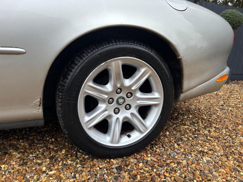 JAGUAR XK8