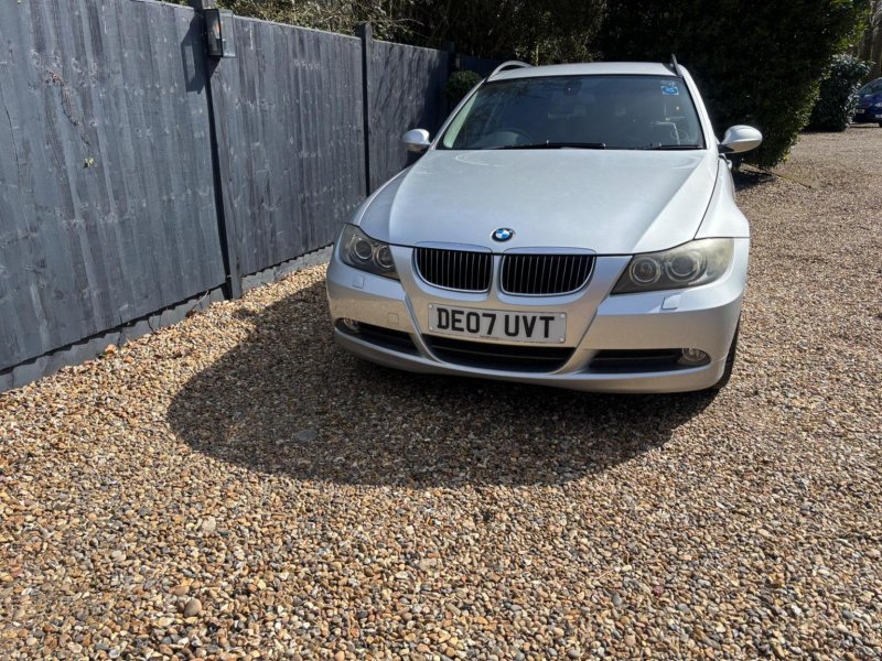 BMW 3 SERIES