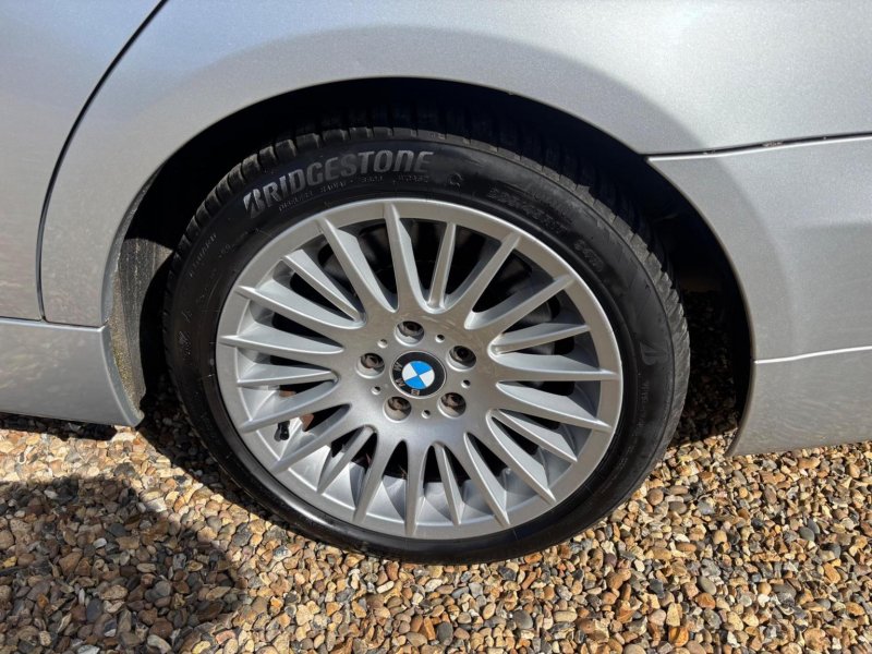 BMW 3 SERIES