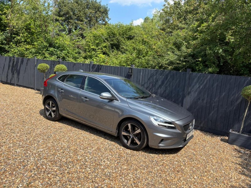 VOLVO V40