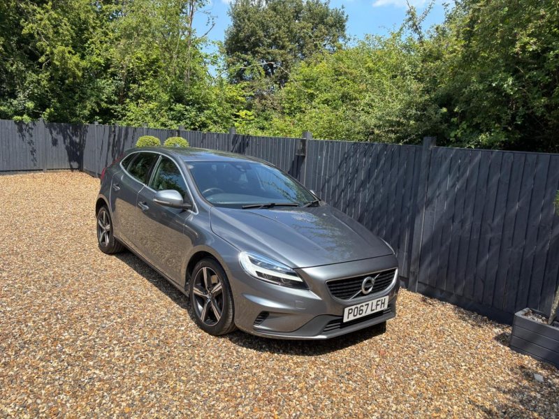 VOLVO V40