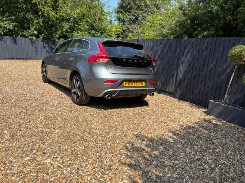 VOLVO V40