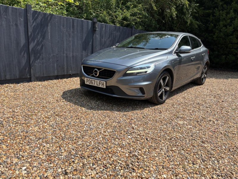 VOLVO V40